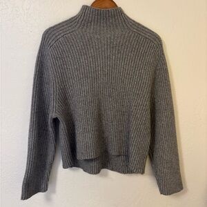 H&M Gray Ribbed Turtleneck Sweater